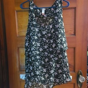 No Boundaries Floral Tank. EUC
